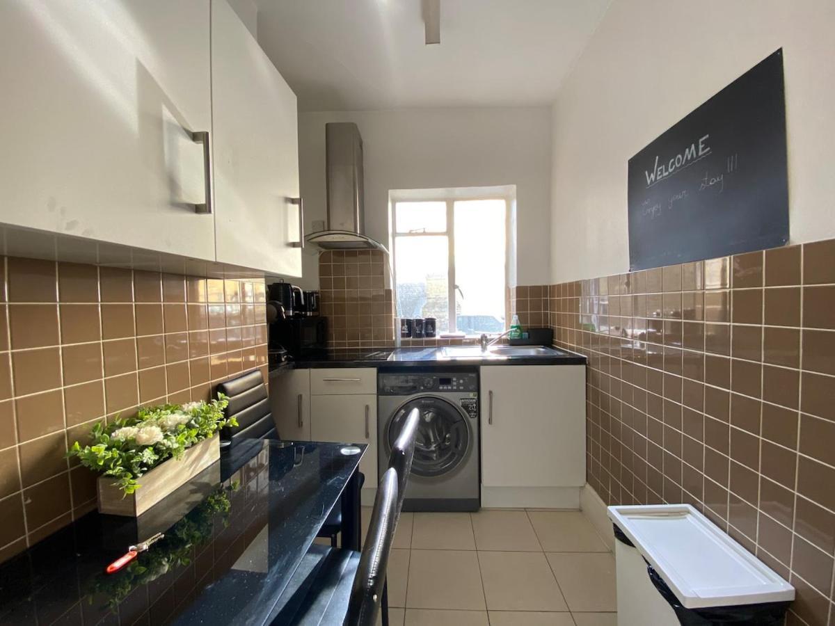 Lovely 2 Bed Flat In Soho! Лондон Экстерьер фото